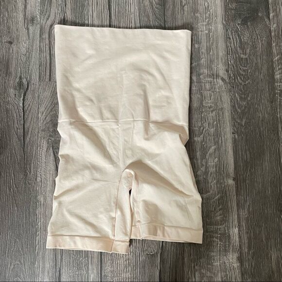 Yummie Cleo High Waist Short - Picture 7 of 8